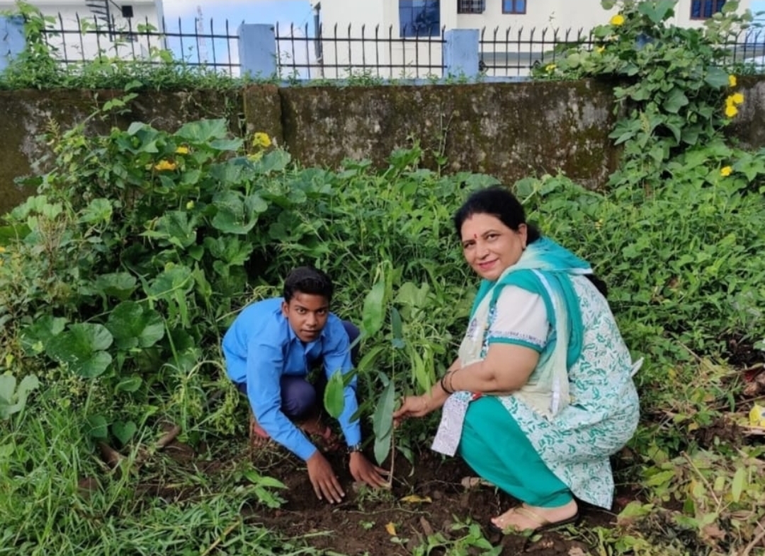 Screenshot_20250610_213813_WhatsApp